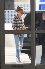 KATE BECKINSALE Arrives at LAX Airport in Los Angeles 01/28/2024