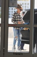 KATE BECKINSALE Arrives at LAX Airport in Los Angeles 01/28/2024