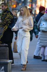 KATE HUDSON Out and About in New York 01/05/2024