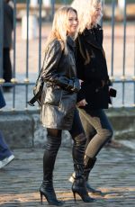 KATE MOSS Arrives at Dior Homme Menswear Fall/Winter 2024-2025 Show at Paris Fashion Week 01/19/2024