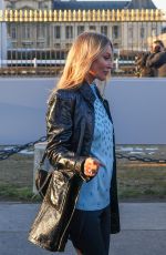 KATE MOSS Leaves Dior Fashion Show at Paris Fashion Week 01/19/2024