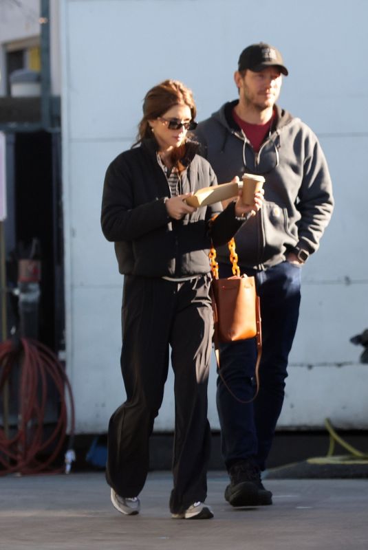 KATHERINE SCHWARZENEGGER and Chris Pratt on a Breakfast Date in Los Angeles 01/12/2024