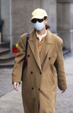 KATIE HOLMES Heading to Subway in New York 01/25/2024