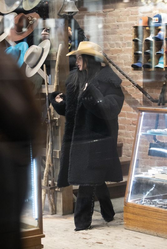 KIM KARDASHIAN at Kemo Sabe Cowboy Hat Store in Aspen 01/17/2024