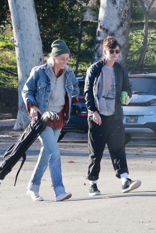 KRISTEN STEWART and DYLAN MEYER Out Playing Golf in Los Angeles 01/12/2024