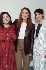 KRISTEN STEWART and JULIANNE MOORE Netflix
