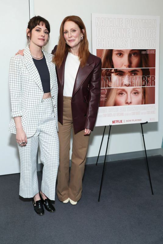 KRISTEN STEWART and JULIANNE MOORE Netflix
