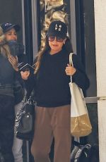 KYLE RICHARDS Arrives Back in Los Angeles 01/12/2024