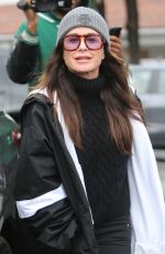 KYLE RICHARDS Out Shopping with a Friend at Beverly Glen Mall in Beverly Hills 01/22/2024