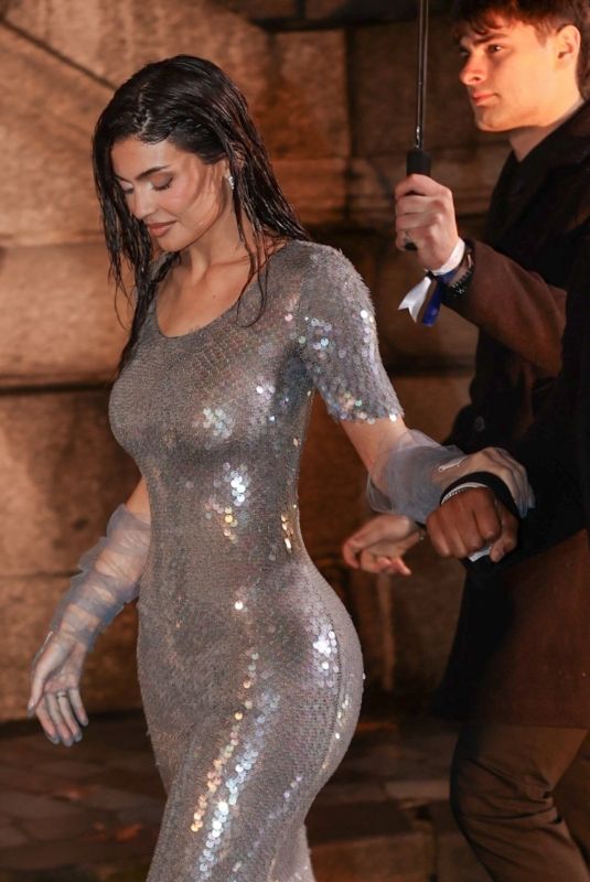 KYLIE JENNER Night Out in Paris 01/25/2024