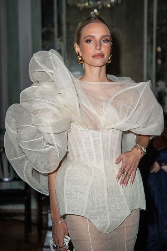 LEONIE HANNE at Ashi Studio Haute Couture Spring/Summer 2024 Show at Paris Fashion Week 01/25/2024