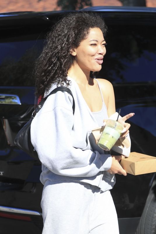 MING LEE SIMMONS Out for Lunch at Jayde’s Market in Los Angeles 01/29/2024