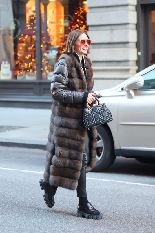 OLIVIA PALERMO Out and About in New York 01/04/2024