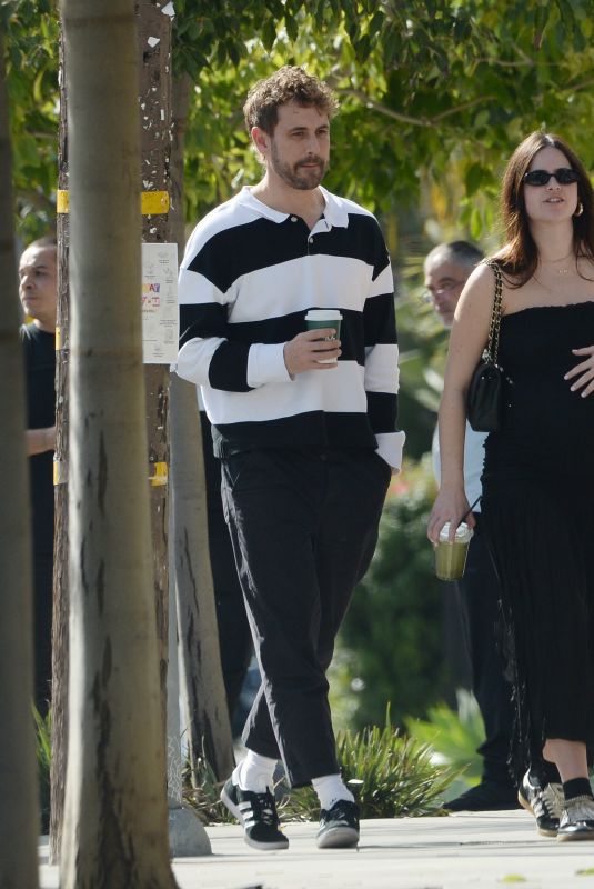 Pregnant NATALIE JOY and Nick Viall Out for Lunch at Marco Polo in Los Angeles 01/27/2024