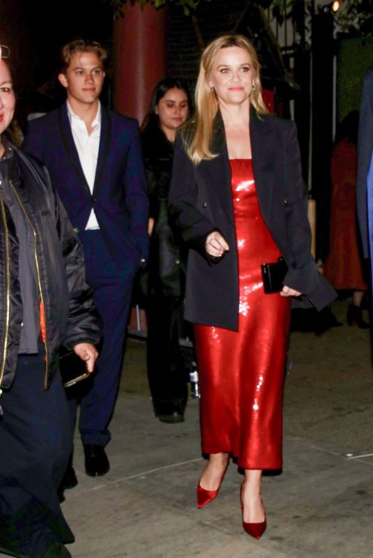 REESE WITHERSPOON Leaves Vanity Fair Pre-golden Globe Party at Bar Marmont in Los Angeles 01/06/2024