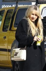 SABRINA CARPENTER Leaves Her Mother