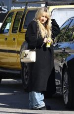 SABRINA CARPENTER Leaves Her Mother
