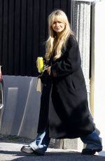 SABRINA CARPENTER Leaves Her Mother