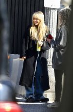 SABRINA CARPENTER Leaves Her Mother