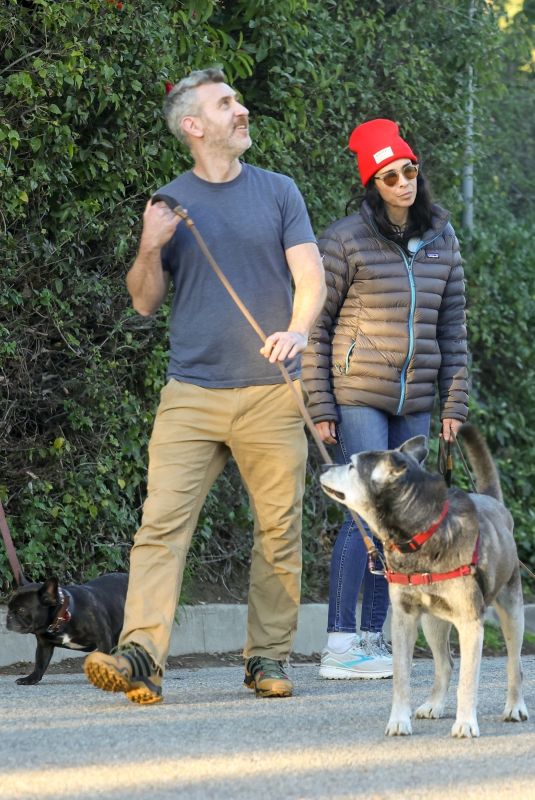 SARAH SILVERMAN and Rory Albanese Out with Their Dogs in Los Angeles 01/29/2024
