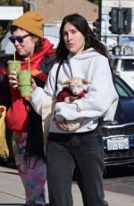 SCOUT WILLIS Out for Morning Smoothies with a Gal Pal and Her Dog 01/07/2024