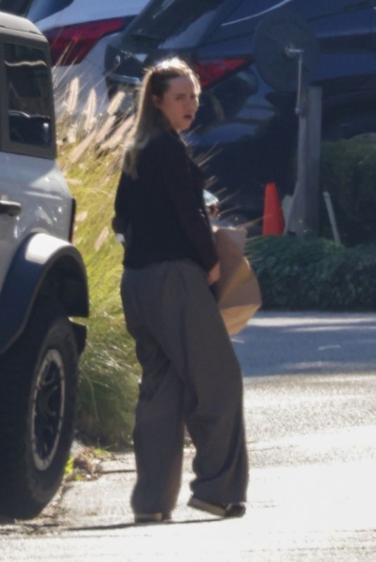 SUKI WATERHOUSE Visits a Friend in Los Angeles 01/10/2024