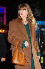 TAYLOR SWIFT Arrives at Electric Lady Studio in New York 01/09/2024