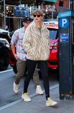 TAYLOR SWIFT Arrives at Electric Lady Studios in New York 01/11/2024