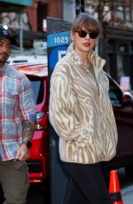 TAYLOR SWIFT Arrives at Electric Lady Studios in New York 01/11/2024