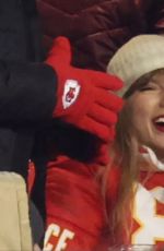 TAYLOR SWIFT at Miami Dolphins vs Kansas City Chiefs AFC WC Playoff Game in Kansas City 01/13/2024