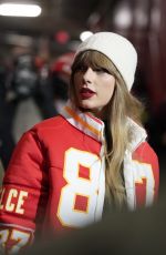 TAYLOR SWIFT at Miami Dolphins vs Kansas City Chiefs AFC WC Playoff Game in Kansas City 01/13/2024