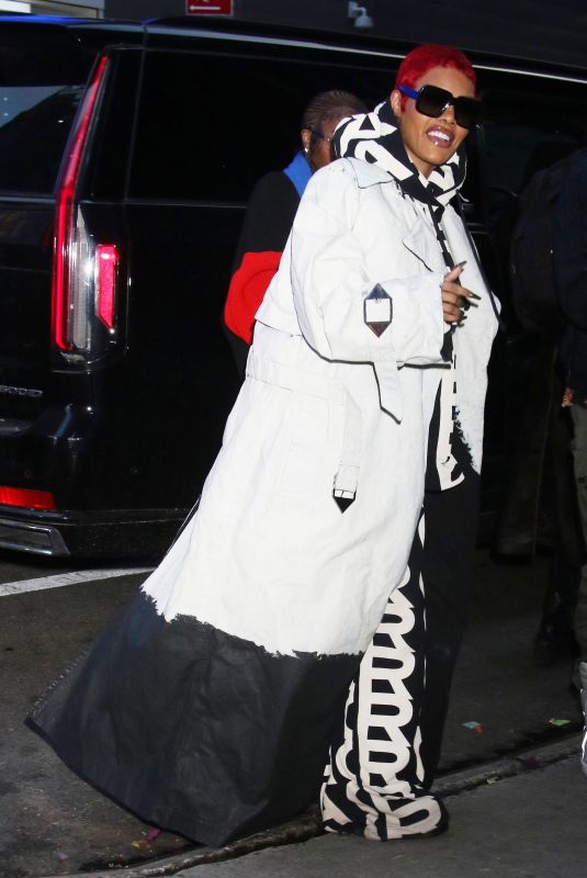 TEYANA TAYLOR Arrives at Good Morning America Studios in New York 01/08/2024