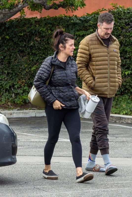 TIFFANI THIESSEN and Brady Smith Enjoy Relaxing Foot Massage in Encino 01/04/2023