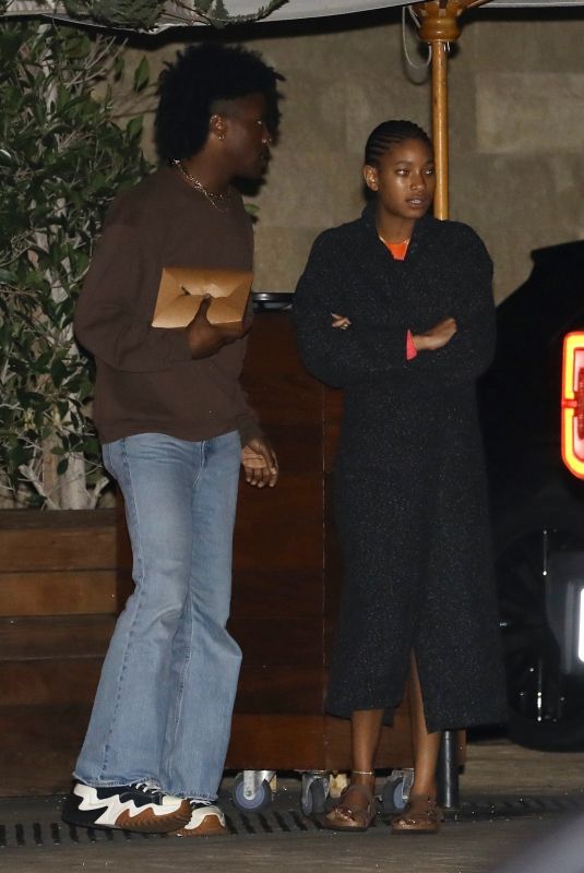 WILLOW SMITH and De