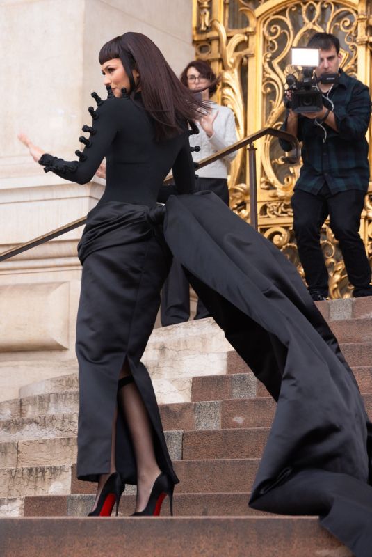 ZENDAYA Arrives at Schiaparelli Show at Paris Fashion Week 01/22/2024 