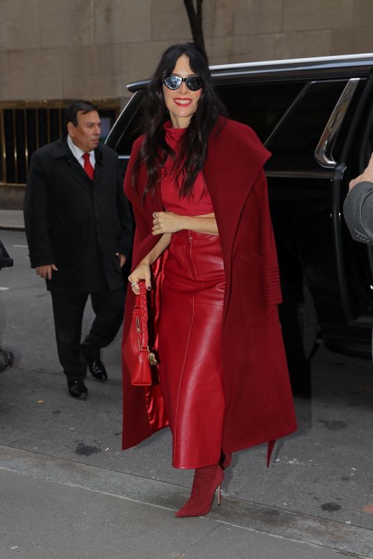 ABIGAIL SPENCER Arrives at Kelly Clarkson Show in New York 02/22/2024