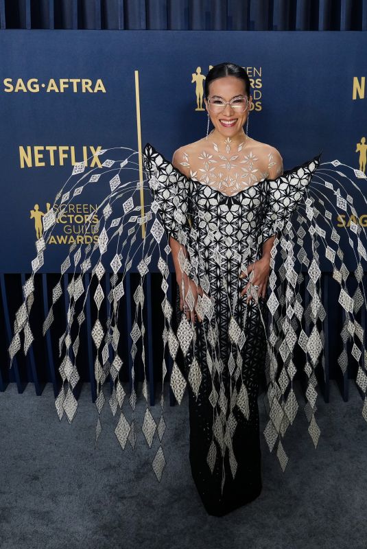 ALI WONG at 30th Annual Screen Actors Guild Awards in Los Angeles 02/24/2024