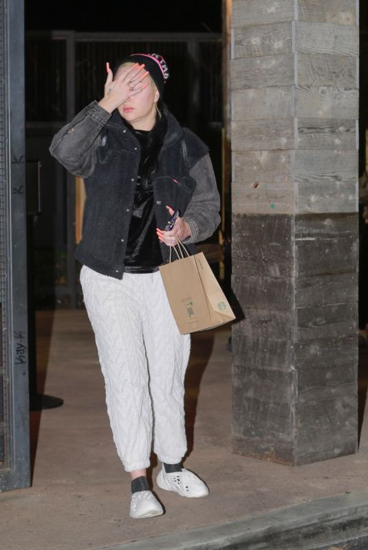 AMANDA BYNES Leaves a Starbucks in Los Angeles 02/11/2024