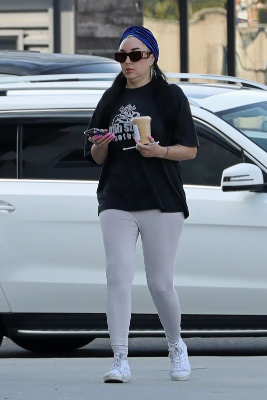 AMANDA BYNES Out for Burger and Coffee in Los Angeles 02/15/2024