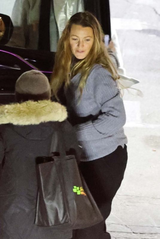 BLAKE LIVELY on the Set of It Ends with Us in Los Angeles 09/02/2024