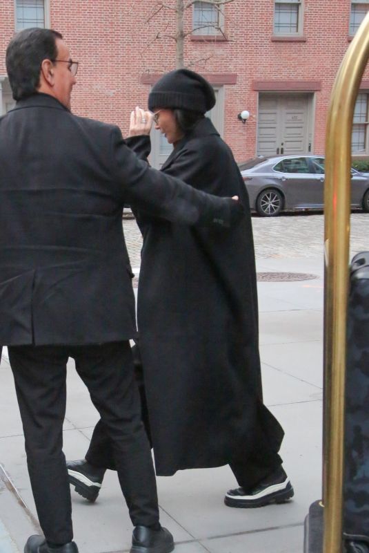 DEMI MOORE Leaves her Hotel in New York 02/01/2024
