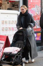 DIANE KRUGER Shopping at Baked By Melissa Cupcakes in New York 02/07/02/2024