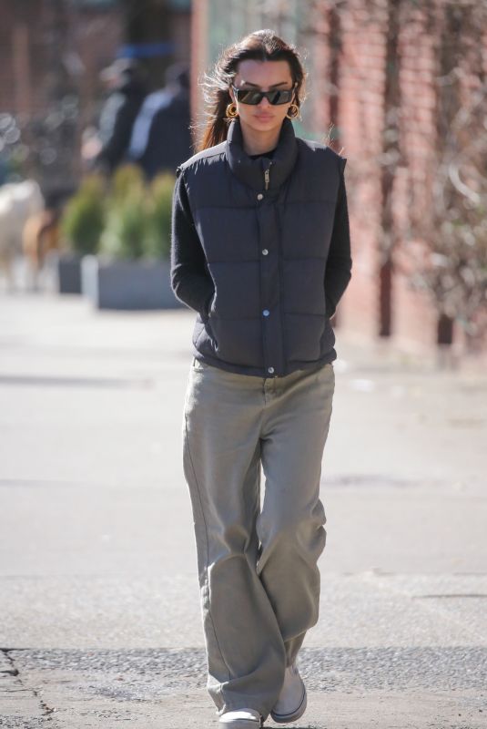 EMILY RATAJKOWSKI Out and About in New York 02/05/2024