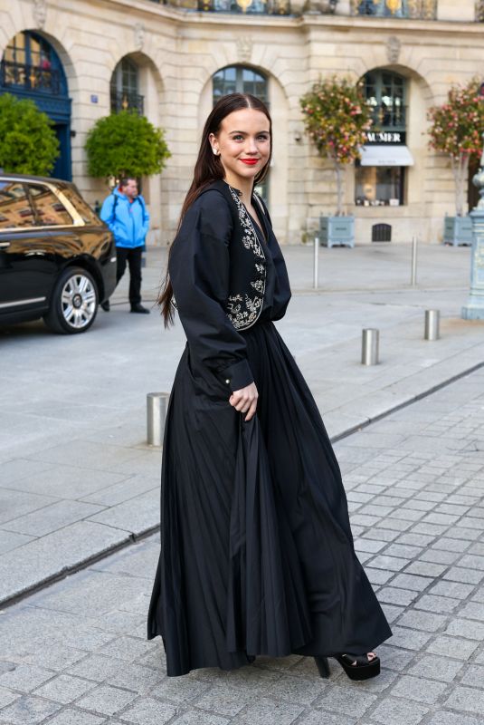 EMMA BROOKS Leaves Place Vendome Hotel in Paris 02/27/2024