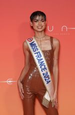 EVE GILLES at Dune: Part Two Premiere at Le Grand Rex in Paris 02/12/2024