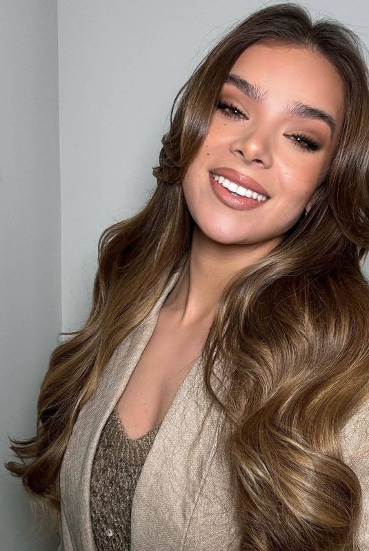 HAILEE STEINFELD – Lumiere Awards Photoshoot, February 2024