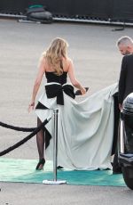 HEIDI KLUM Arrives at People