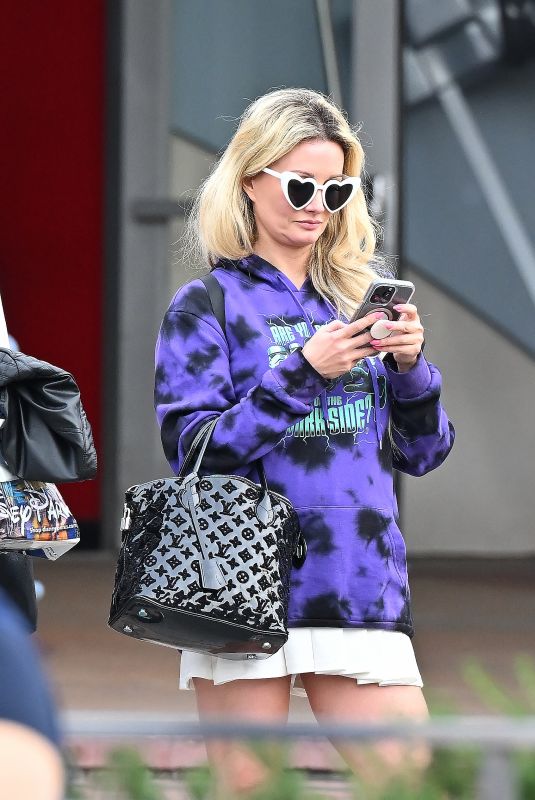 HOLY MADISON Out weith Her Kids at Disneyland 02/27/2024