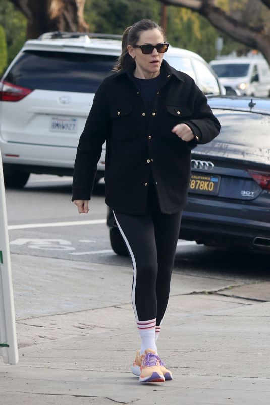 JENNIFER GARNER at a Bus Stop in Los Angeles 02/07/2024