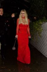 JESSICA SIMPSON Arrives at Gucci